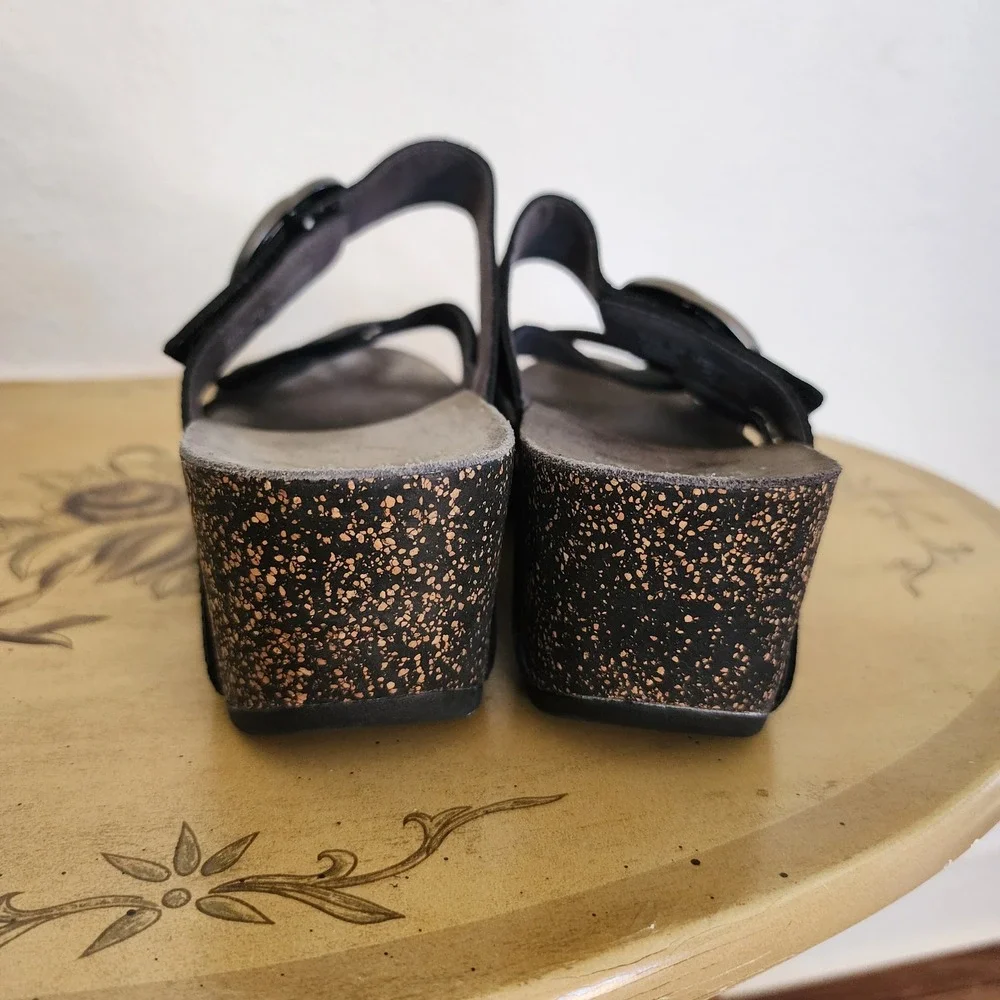 Dansko EU 38 US 7.5 to 8 Black‎ Leather Wedge Buckle Sandals Casual Minimalist